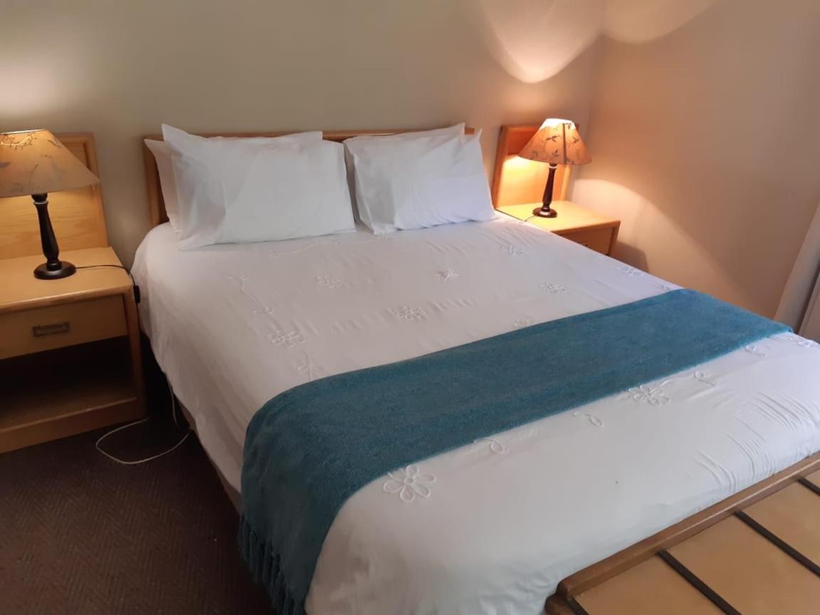 The Hogsback Inn Екстериор снимка