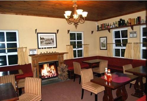 The Hogsback Inn Екстериор снимка